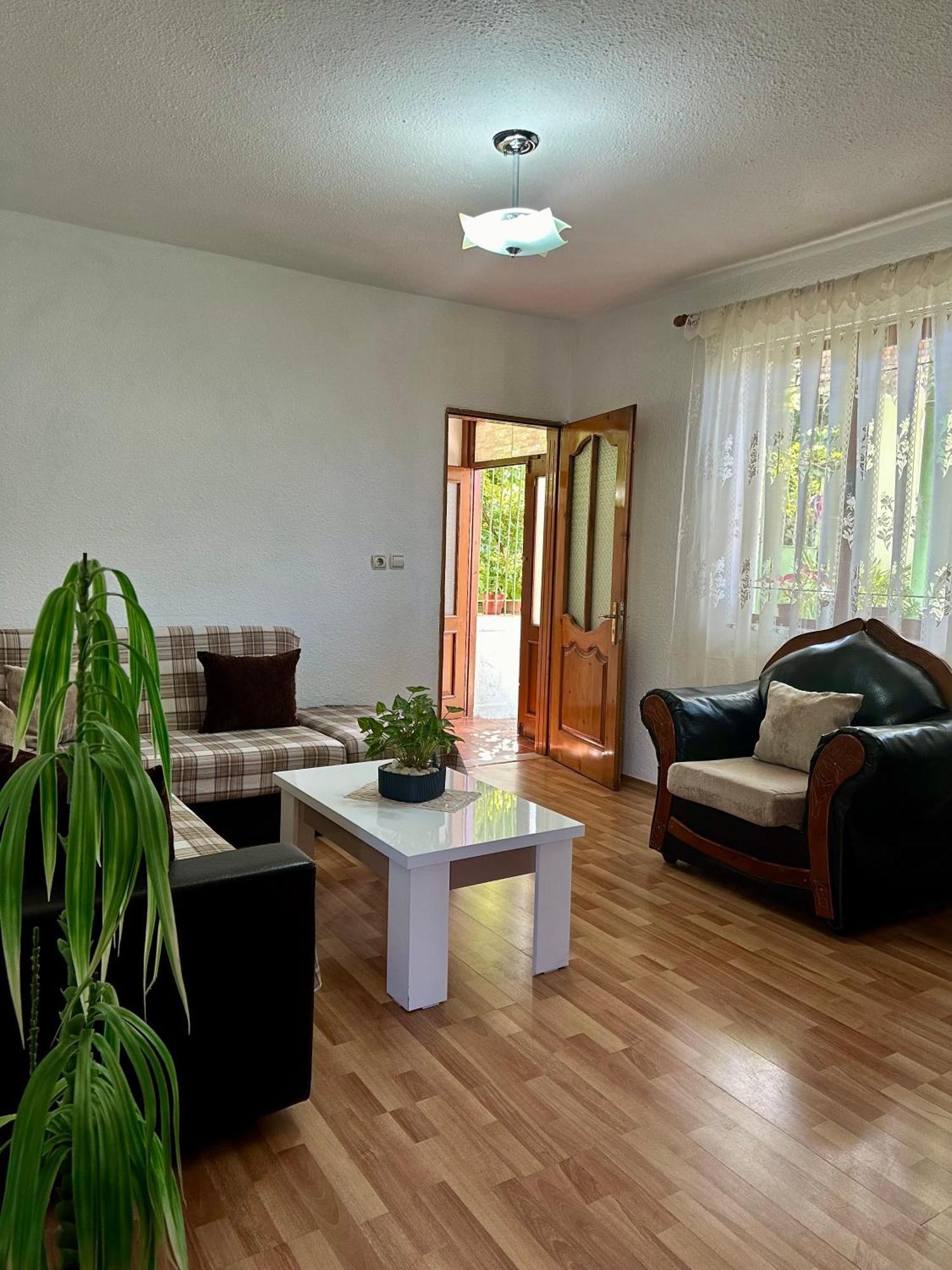 Jea House Apartment Pogradec Bagian luar foto