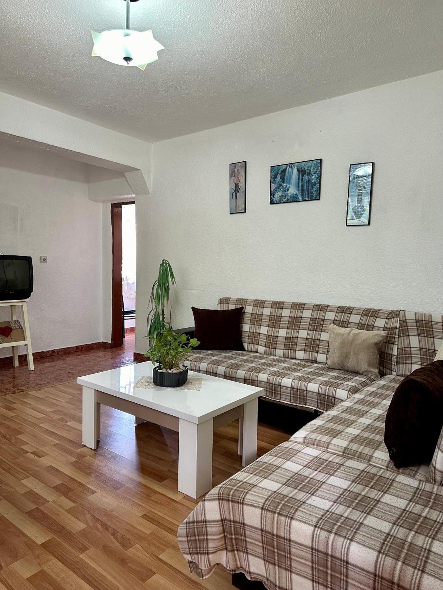 Jea House Apartment Pogradec Bagian luar foto